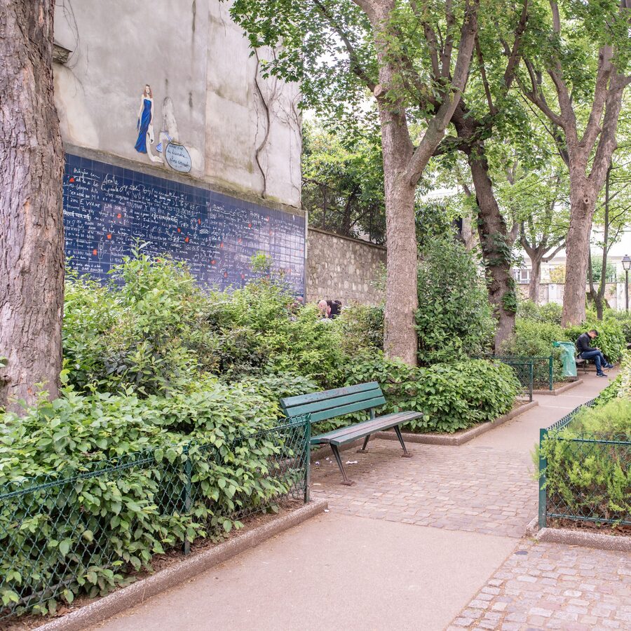 Descubra o encanto secreto do Square Jehan-Rictus em Paris • Ticketeaser